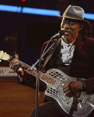 Keb Mo Akron
